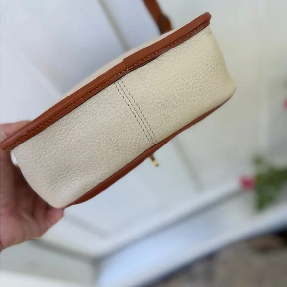 Vintage Dooney and Bourke Tan and brown Leather Crossbody Bag - Picture 4 of 5